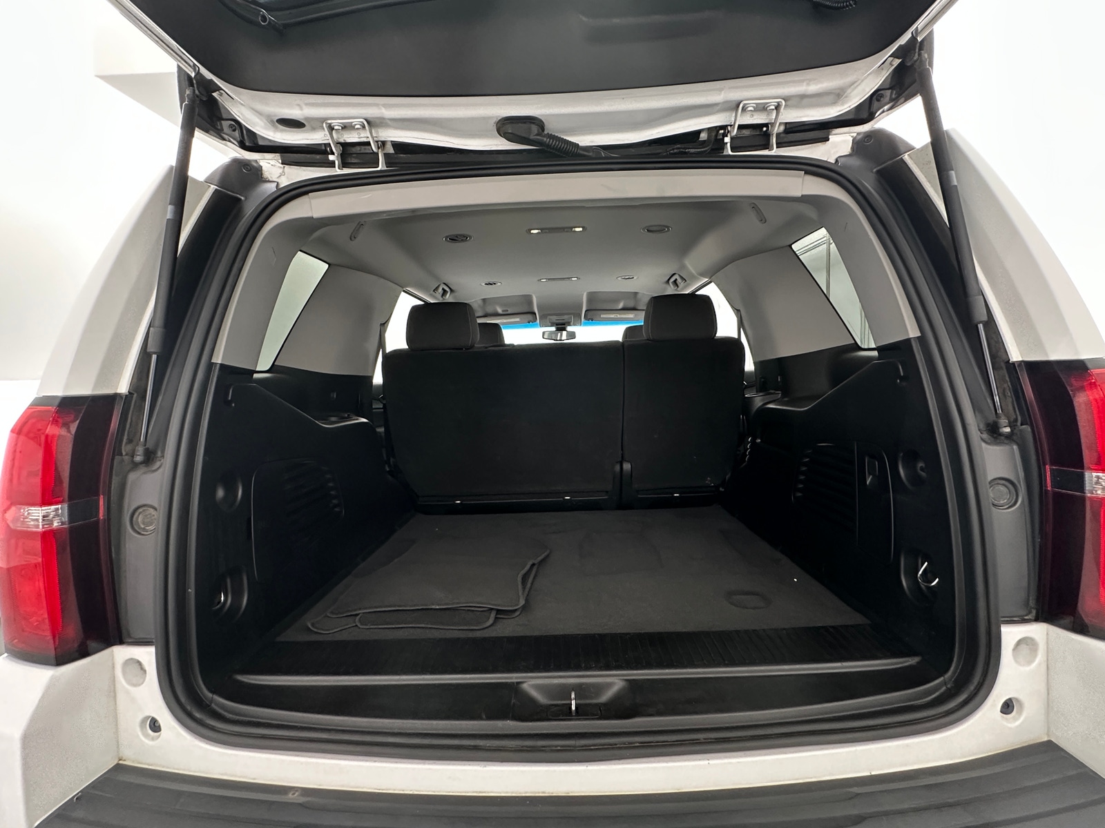 Thumbnail: 2019 Chevrolet Tahoe - 7