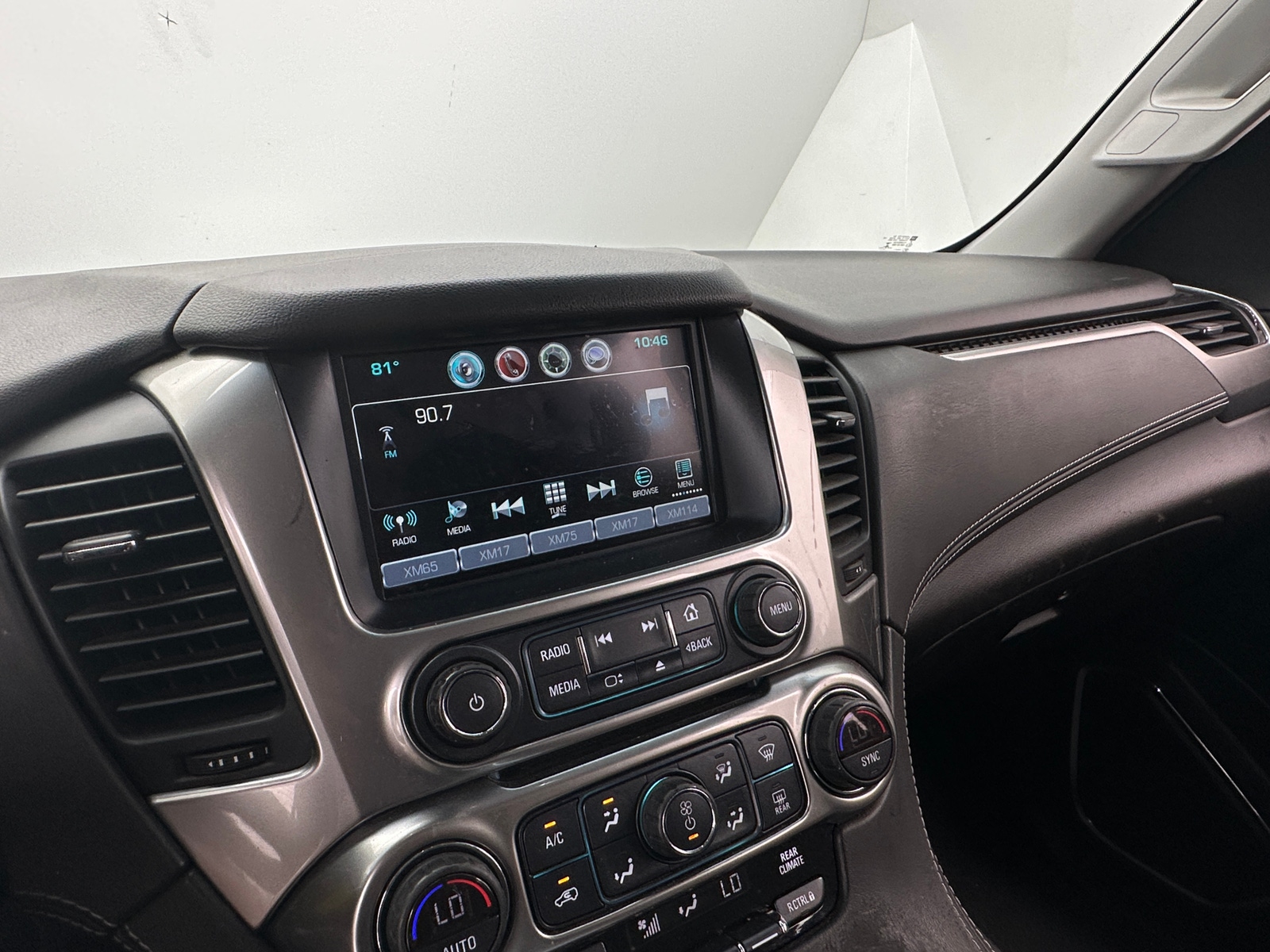 Thumbnail: 2019 Chevrolet Tahoe - 4
