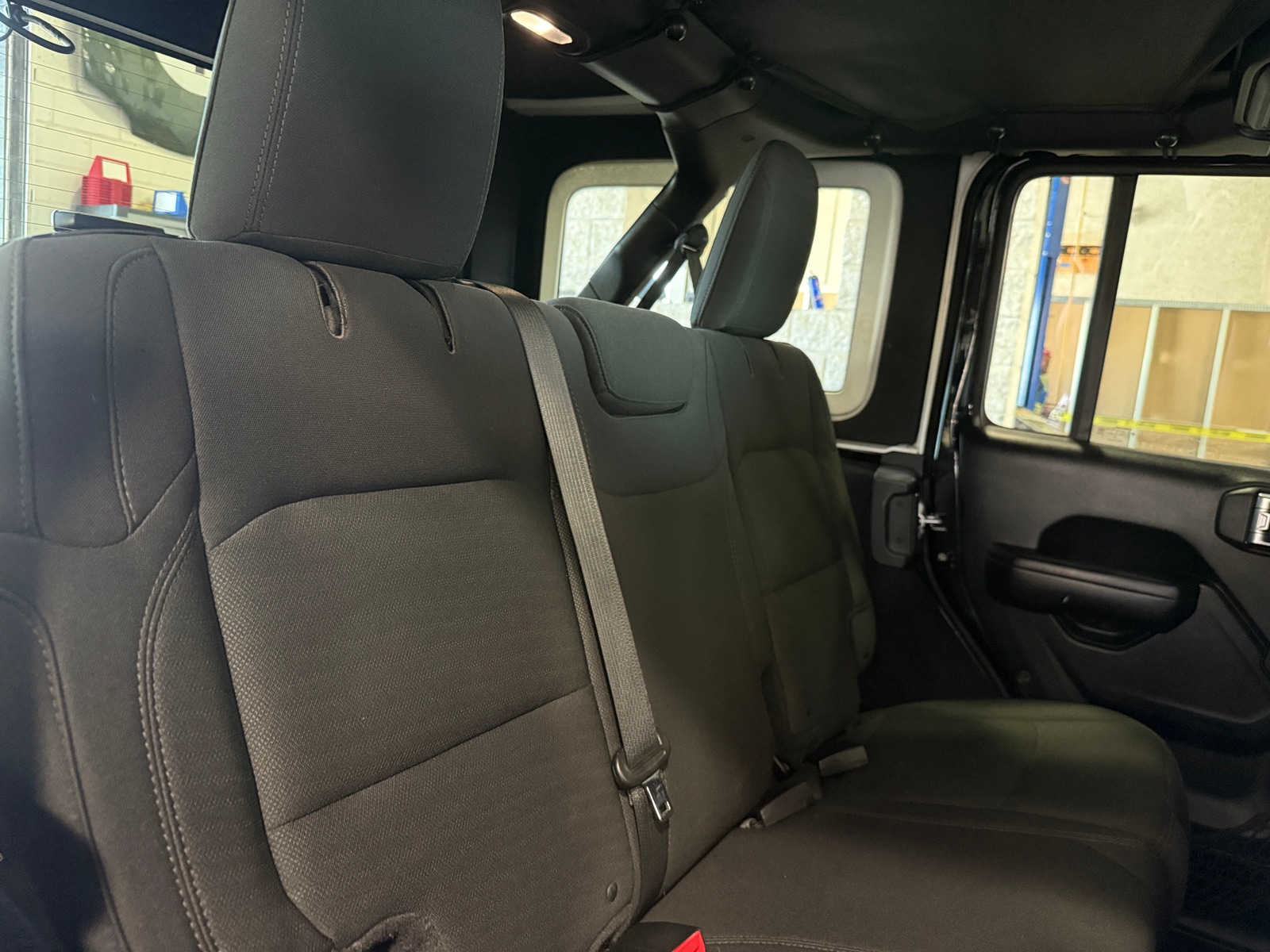 Thumbnail: 2018 Jeep Wrangler - 6
