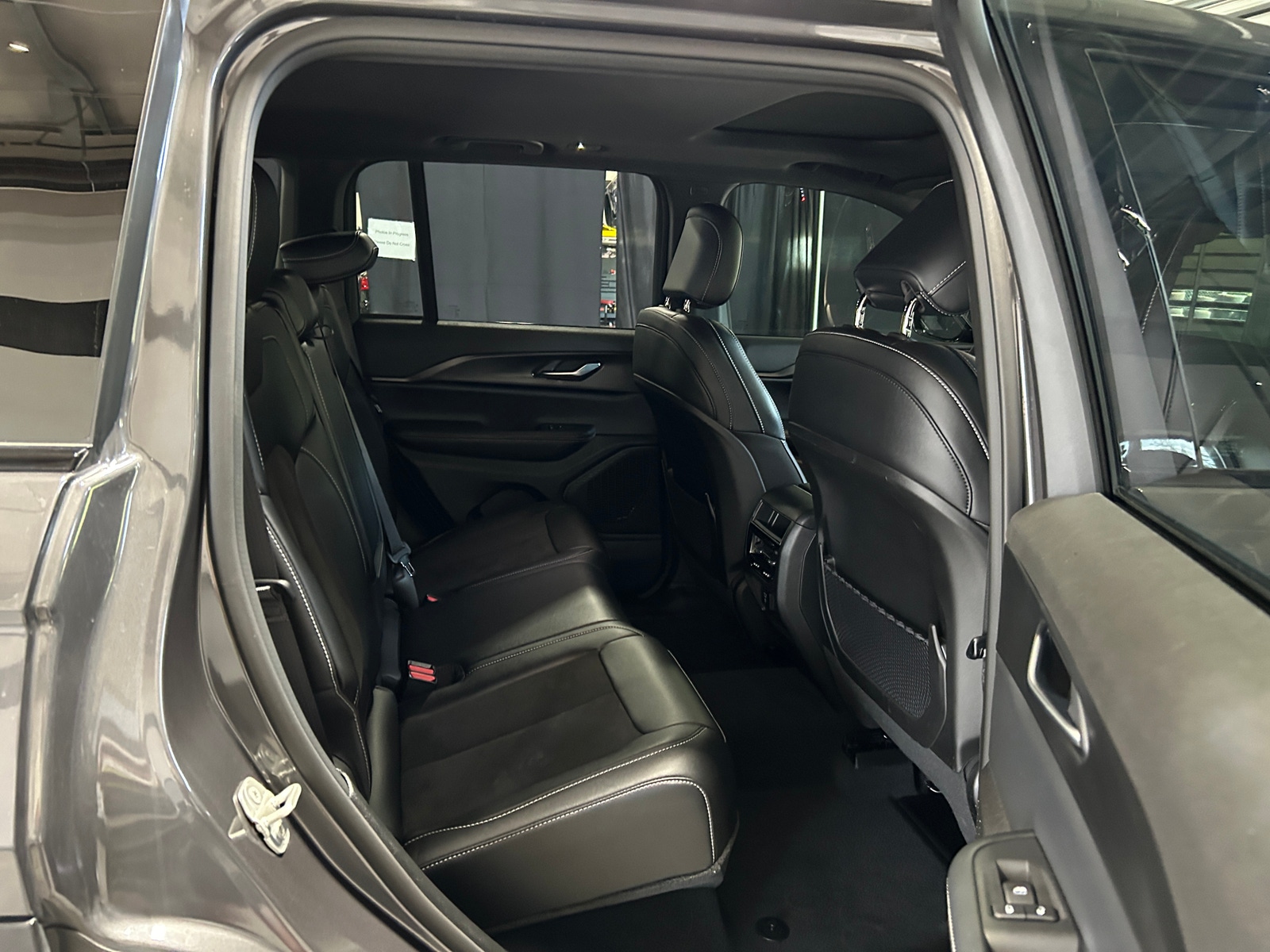 Thumbnail: 2023 Jeep Grand Cherokee - 5