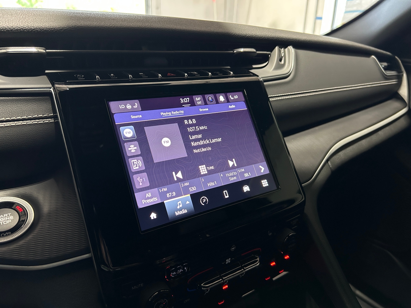 Thumbnail: 2023 Jeep Grand Cherokee - 3