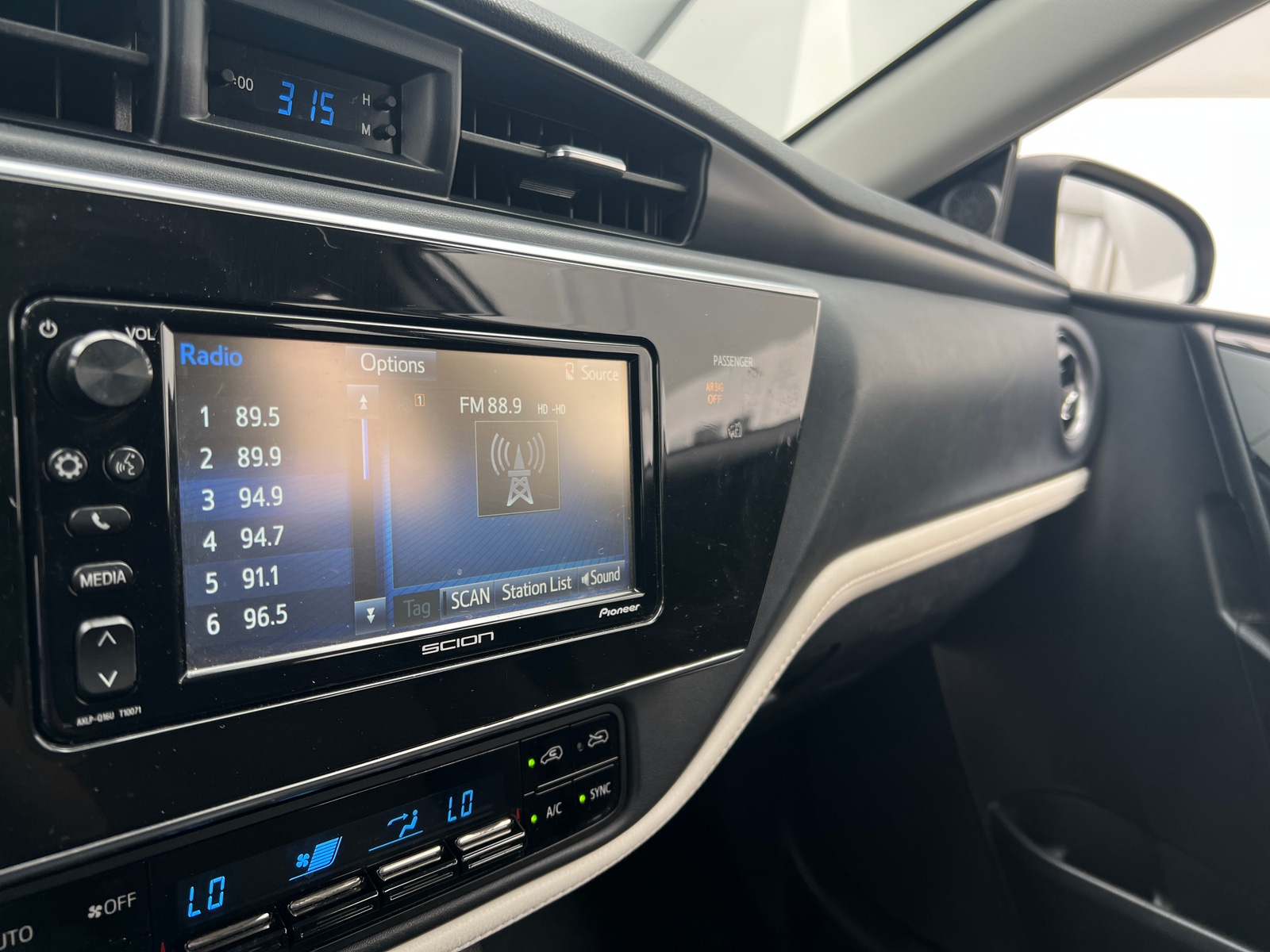 Thumbnail: 2016 Scion iM - 4