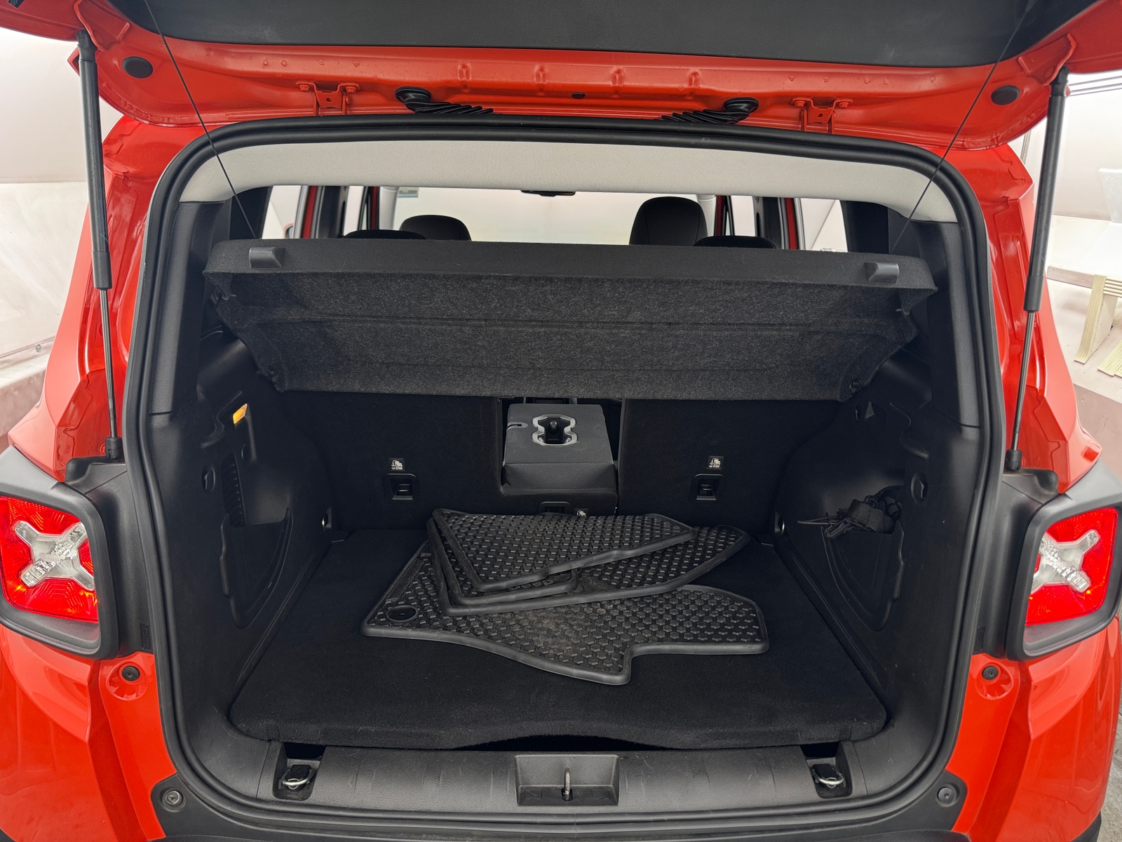 Thumbnail: 2021 Jeep Renegade - 7