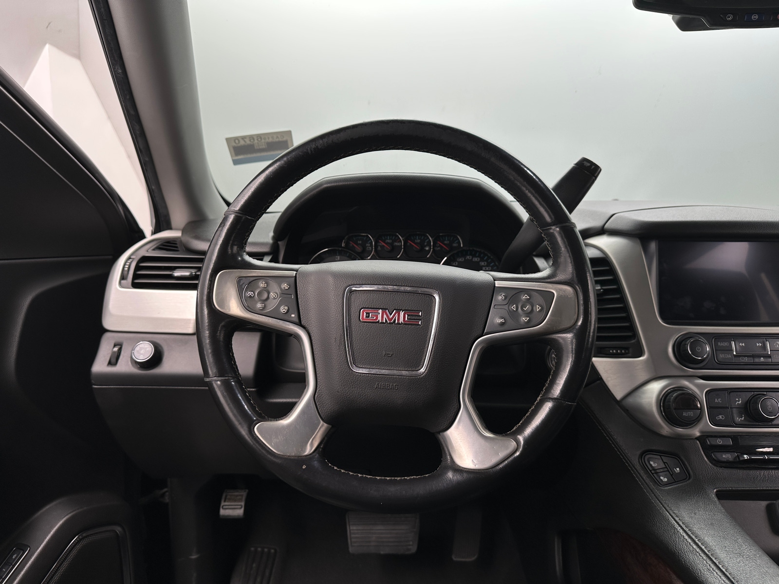 Thumbnail: 2019 GMC Yukon XL - 4