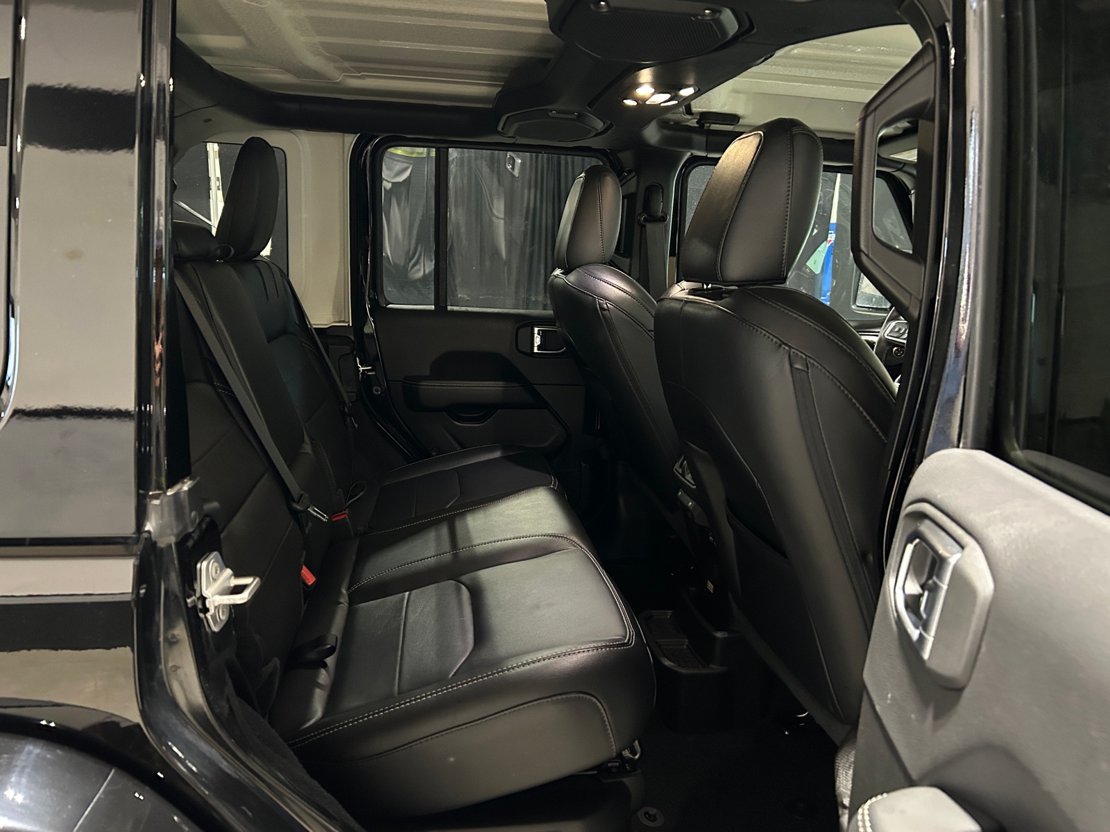 Thumbnail: 2022 Jeep Wrangler - 5