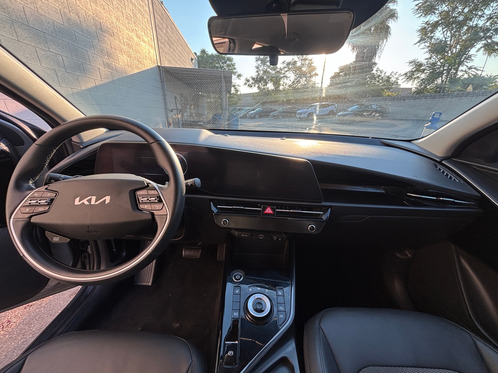 Thumbnail: 2023 Kia Niro - 3