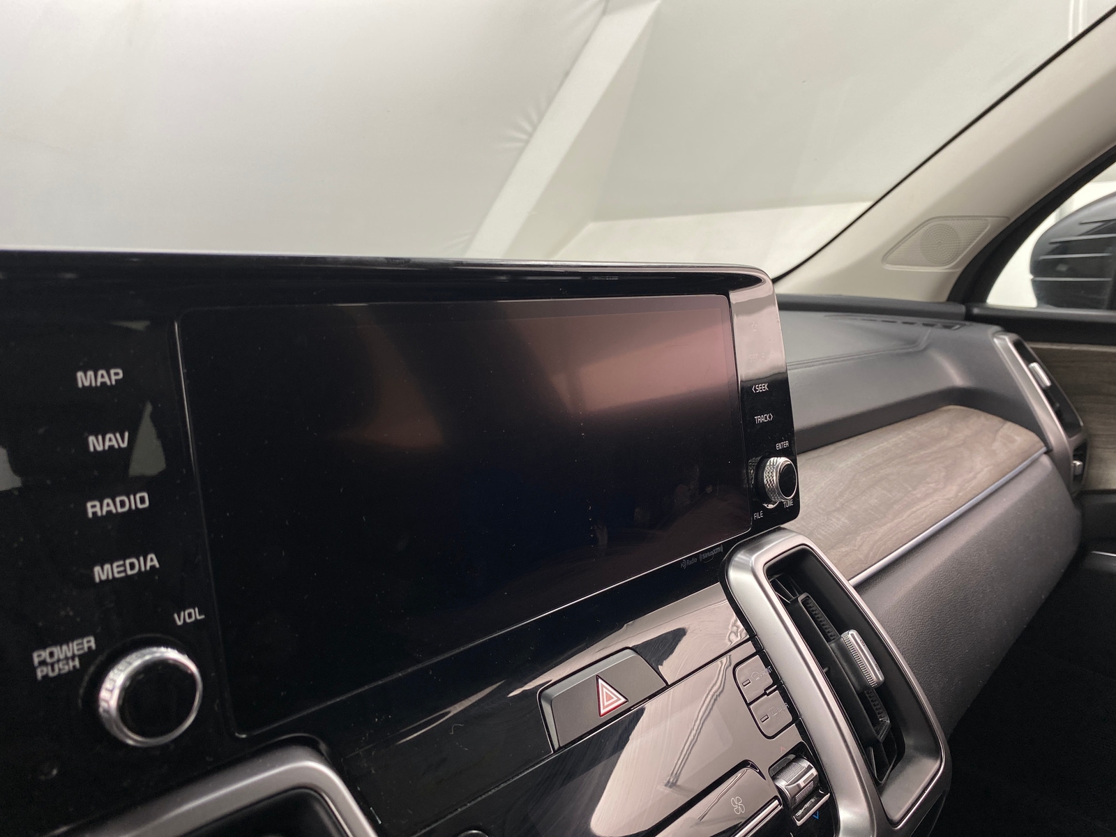 Thumbnail: 2023 Kia Sorento - 3
