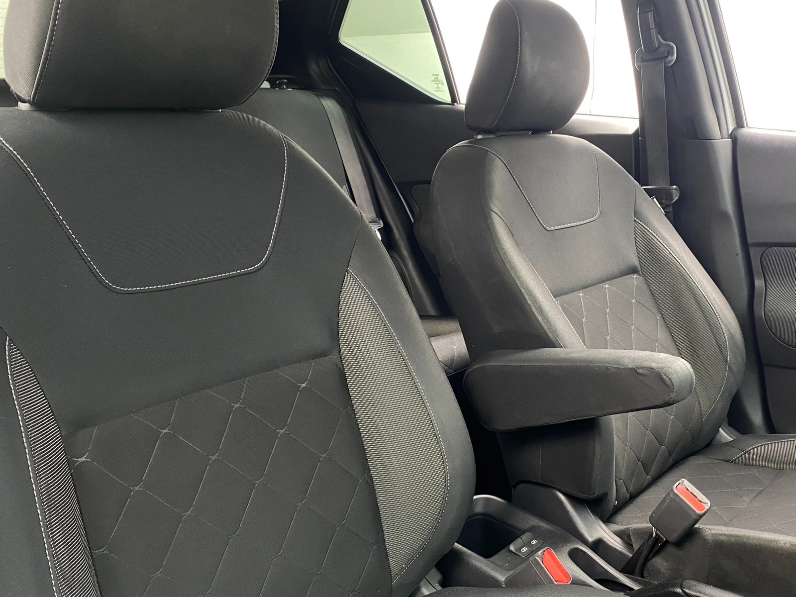 Thumbnail: 2019 Nissan Kicks - 2