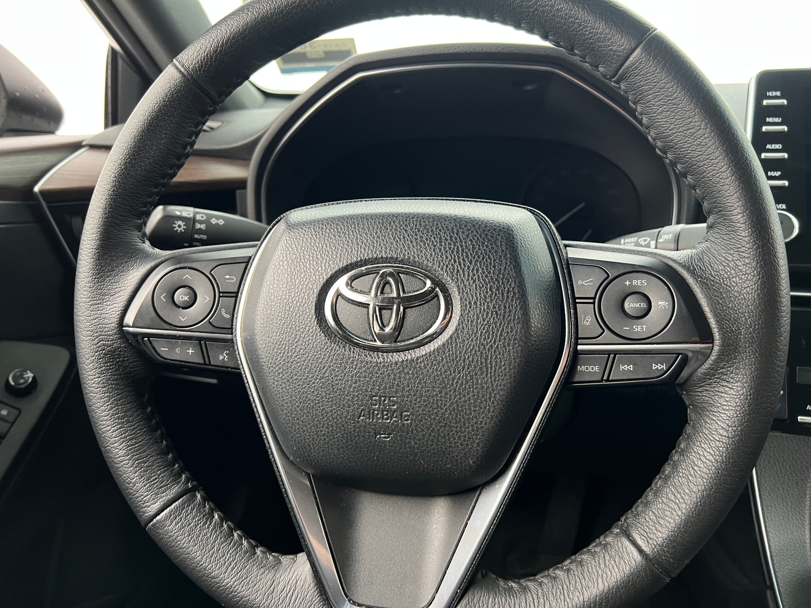 Thumbnail: 2022 Toyota Avalon - 4