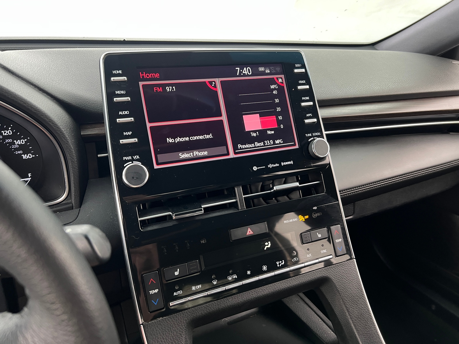 Thumbnail: 2022 Toyota Avalon - 3