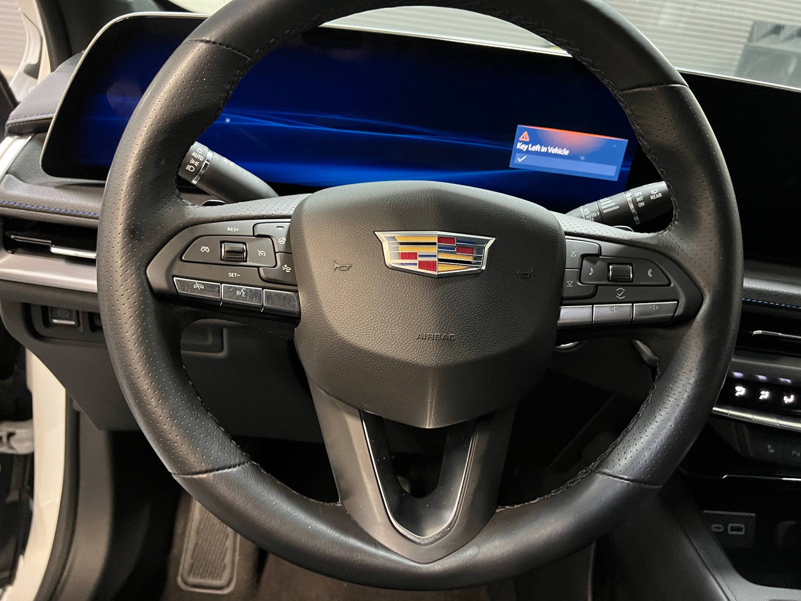 Thumbnail: 2024 Cadillac XT4 - 4