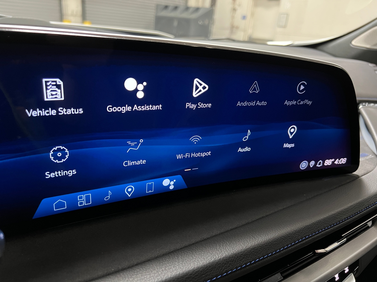 Thumbnail: 2024 Cadillac XT4 - 3