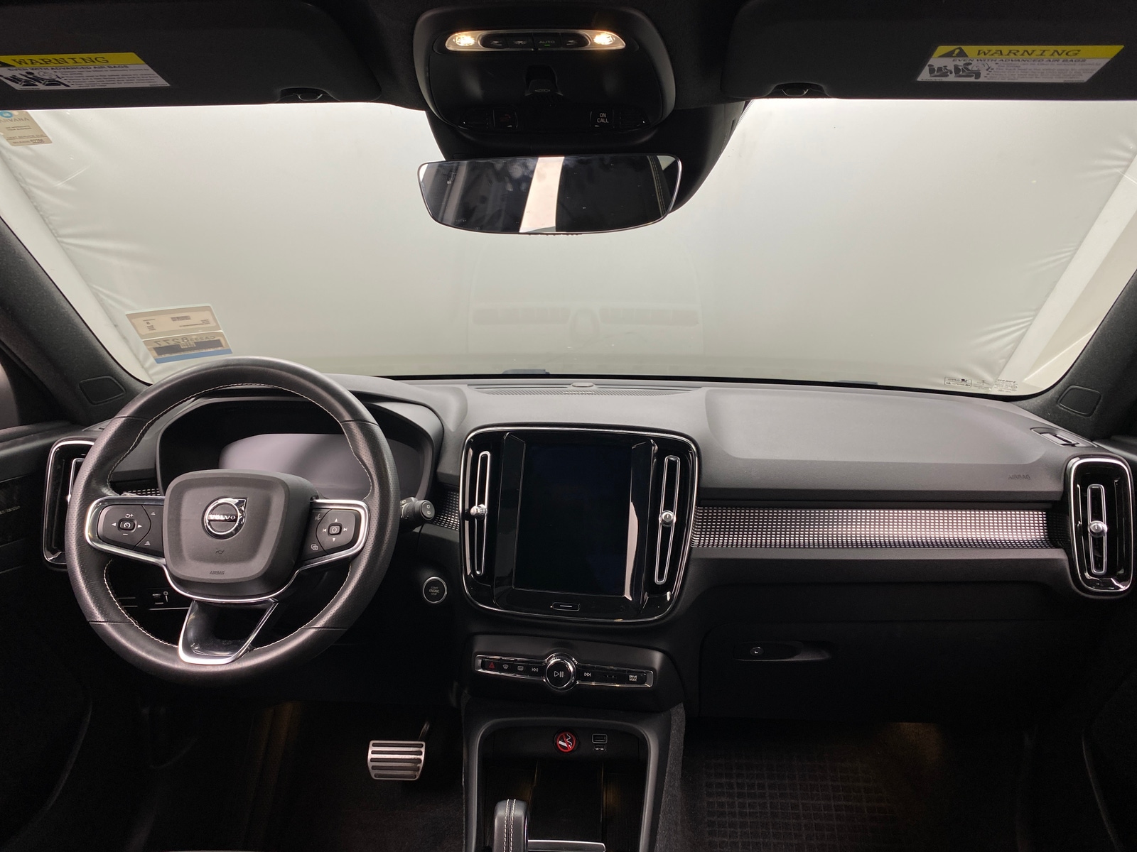 Thumbnail: 2021 Volvo XC40 - 2