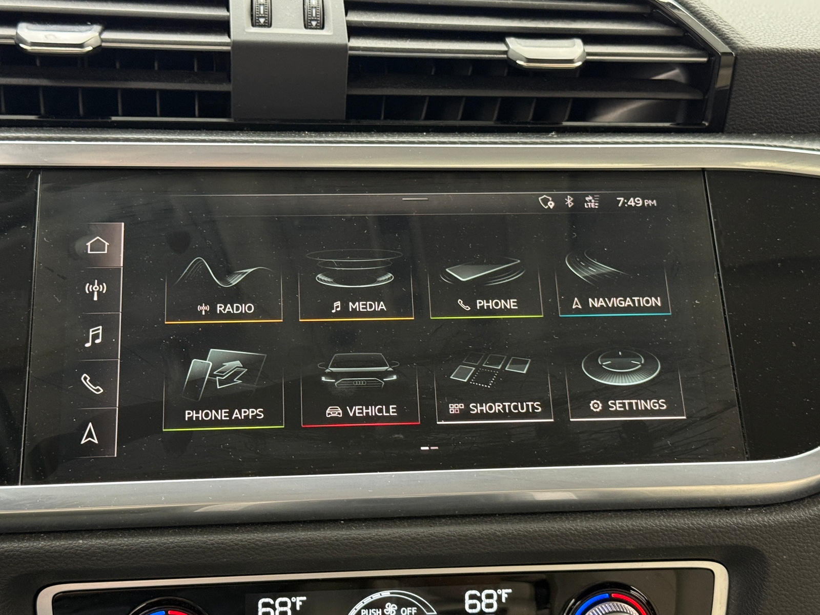 Thumbnail: 2021 Audi Q3 - 3