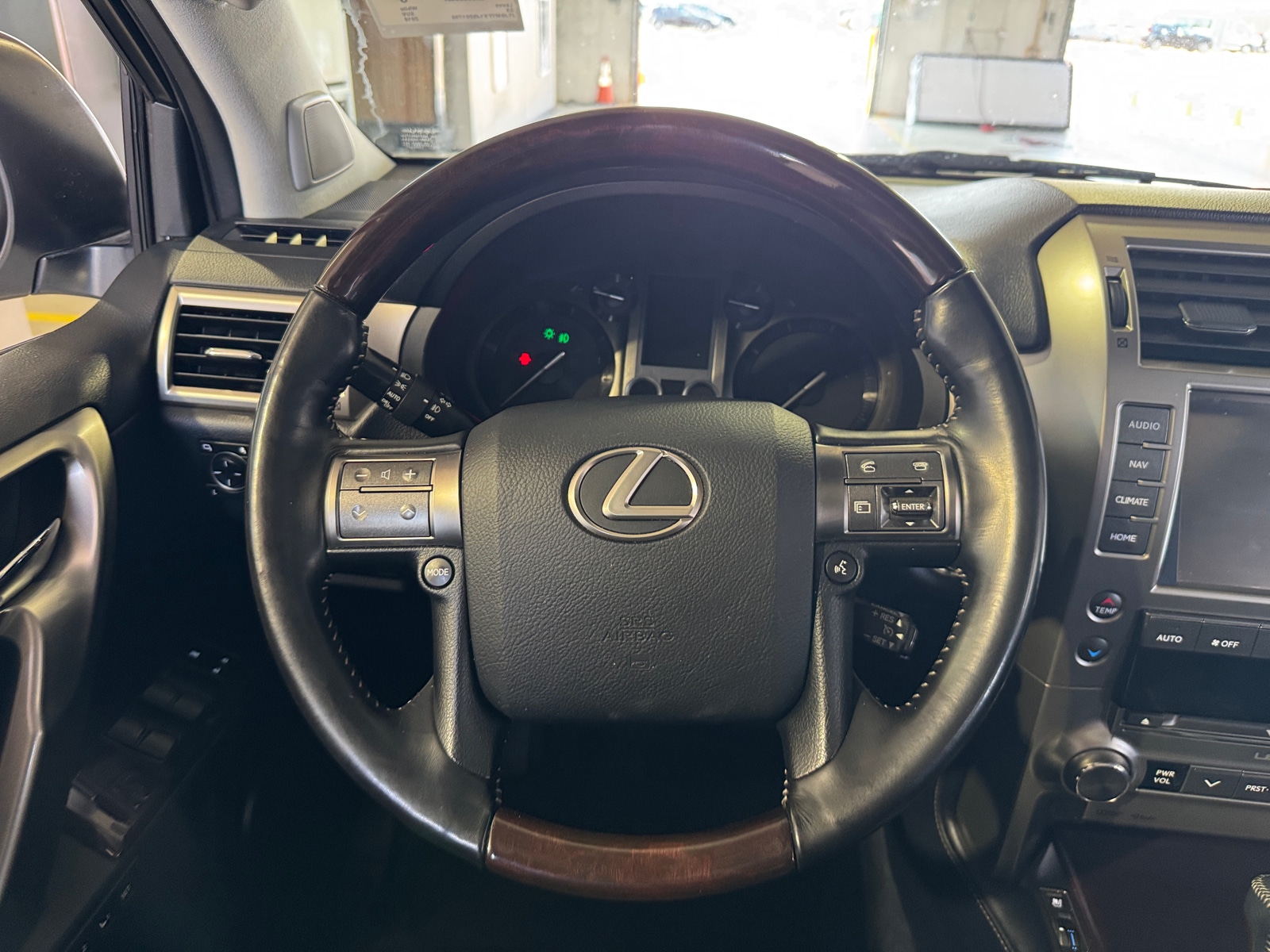 Thumbnail: 2018 Lexus GX - 4