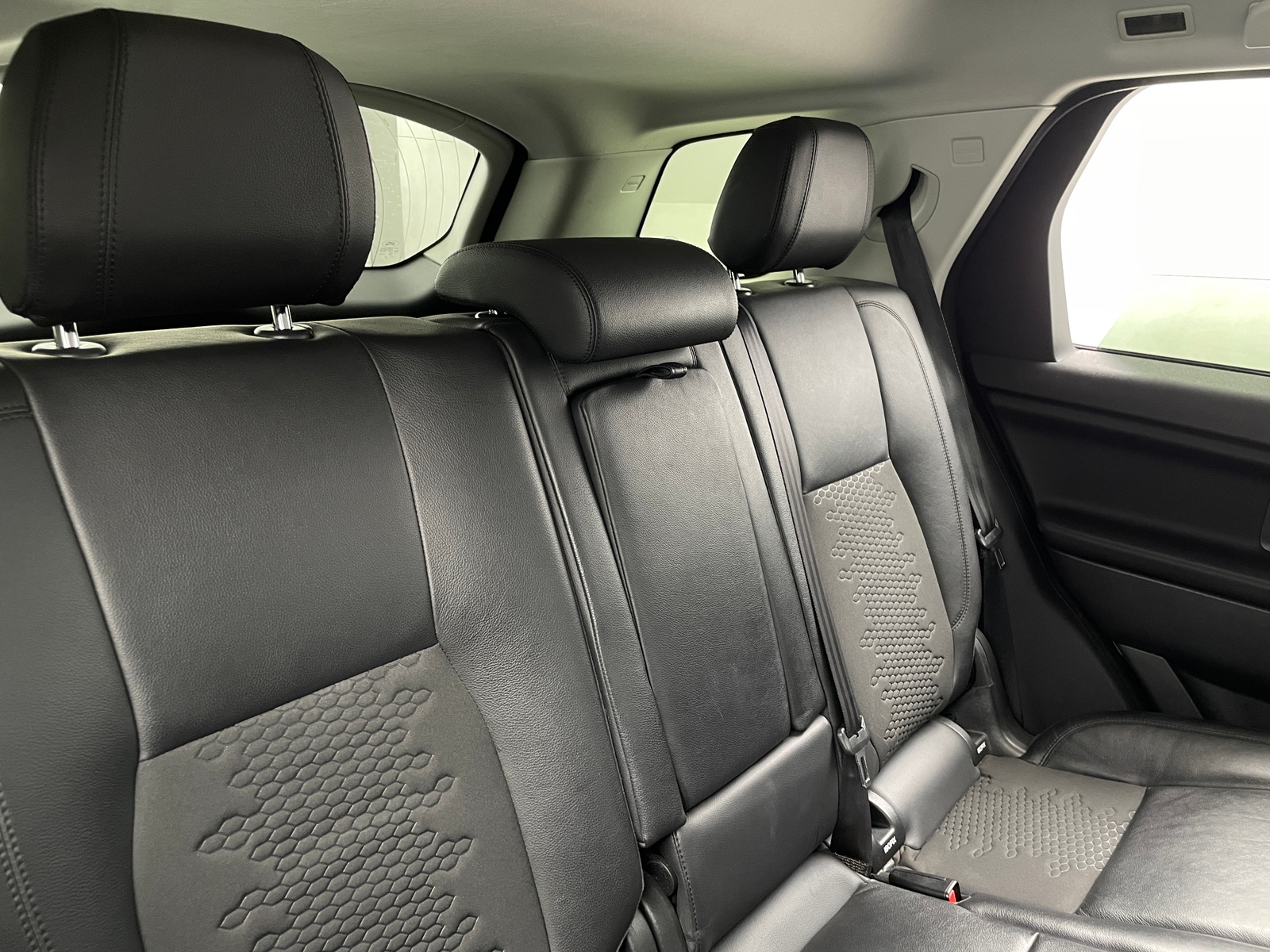 Thumbnail: 2019 Land Rover Discovery Sport - 5