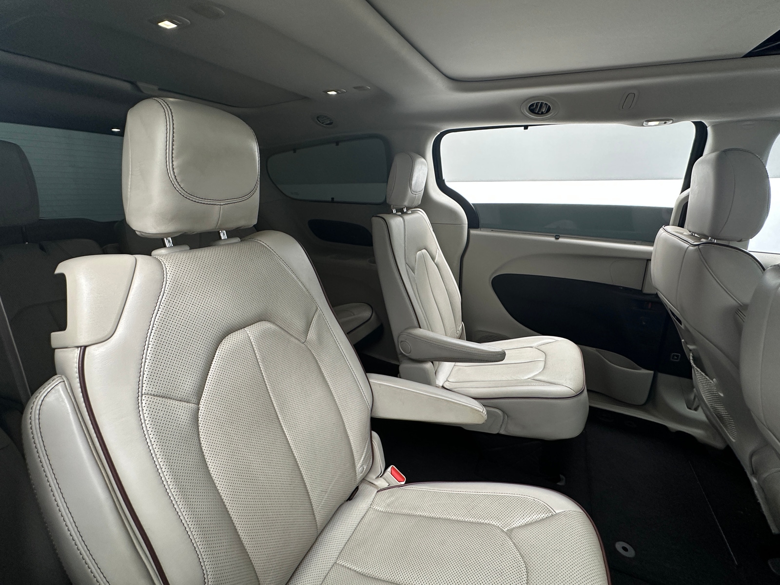 Thumbnail: 2020 Chrysler Pacifica - 5
