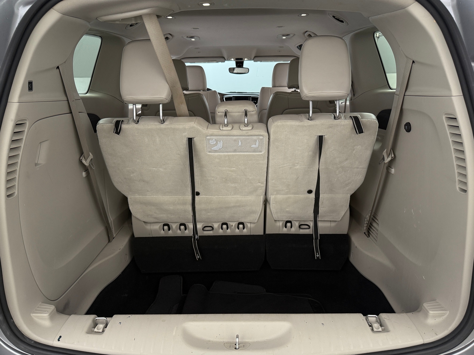 Thumbnail: 2021 Chrysler Voyager - 6