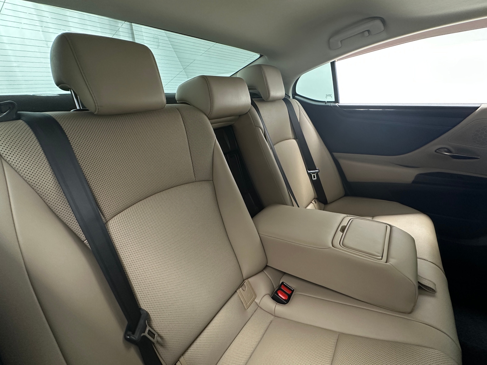 Thumbnail: 2019 Lexus ES - 6