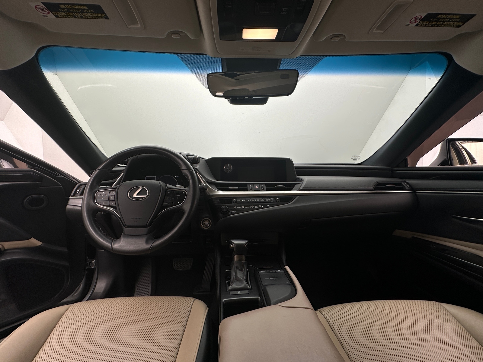 Thumbnail: 2019 Lexus ES - 3