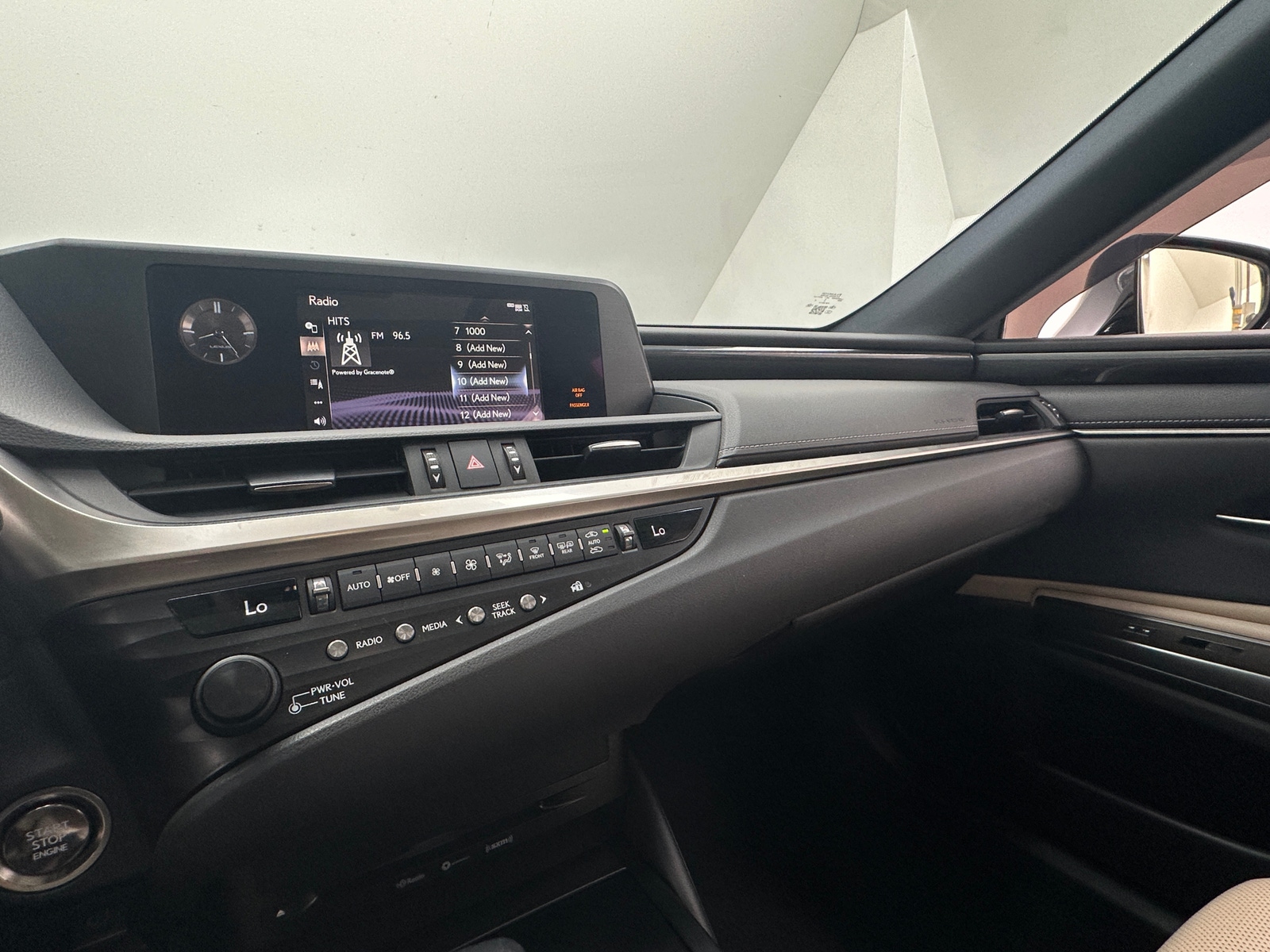 Thumbnail: 2019 Lexus ES - 4