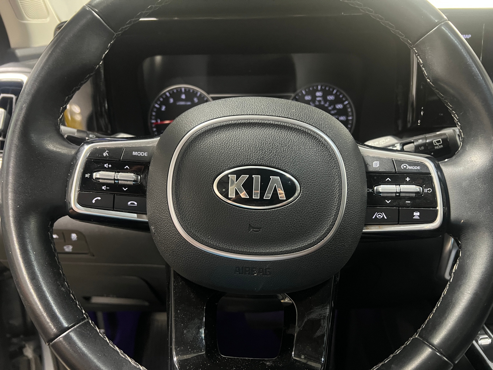 Thumbnail: 2021 Kia Sorento - 4