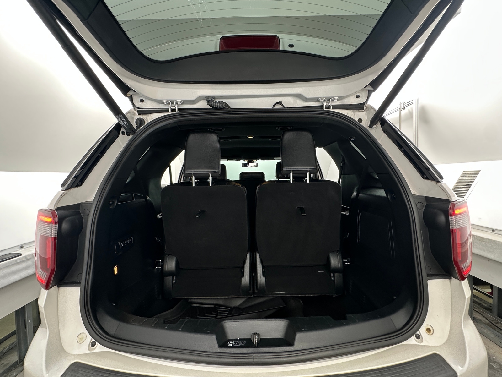 Thumbnail: 2019 Ford Explorer - 6