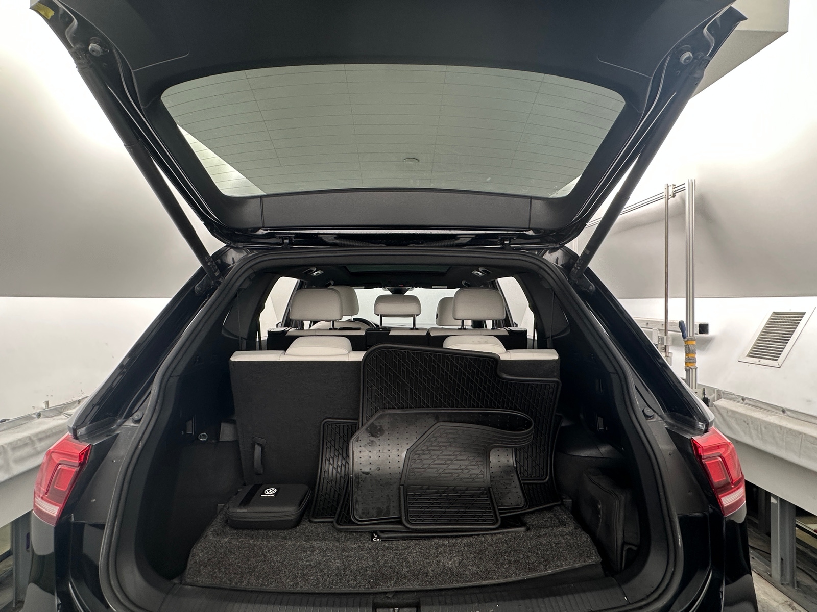 Thumbnail: 2022 Volkswagen Tiguan - 6