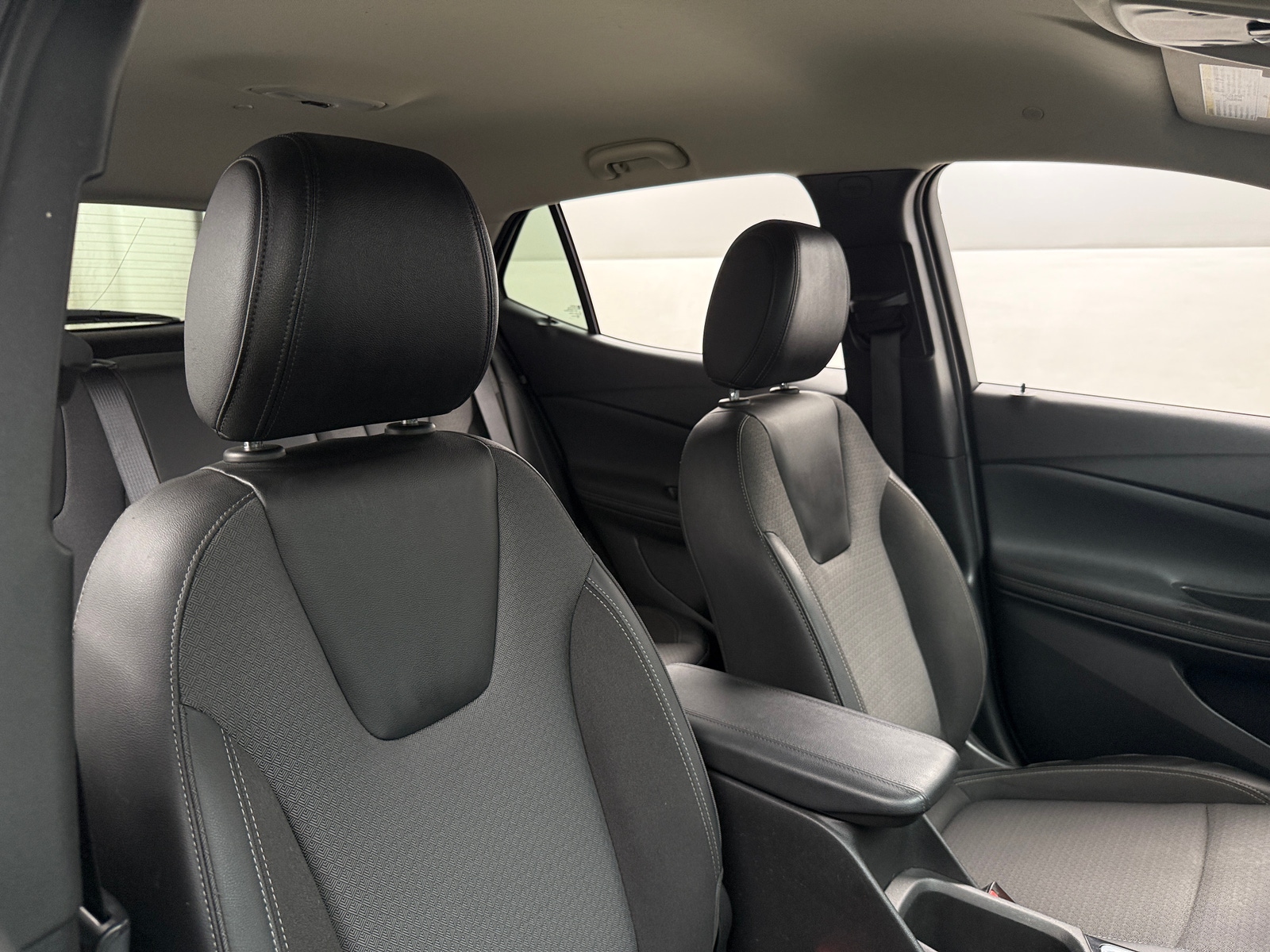 Thumbnail: 2022 Buick Encore GX - 2