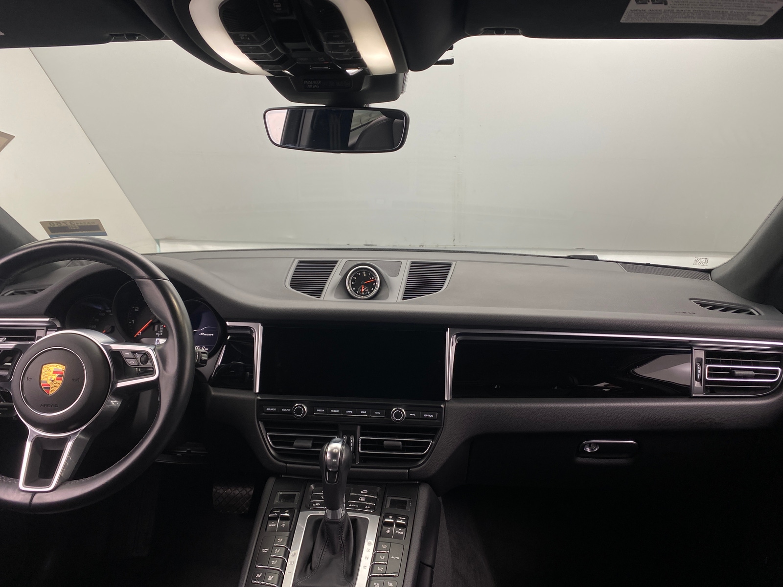 Thumbnail: 2021 Porsche Macan - 2
