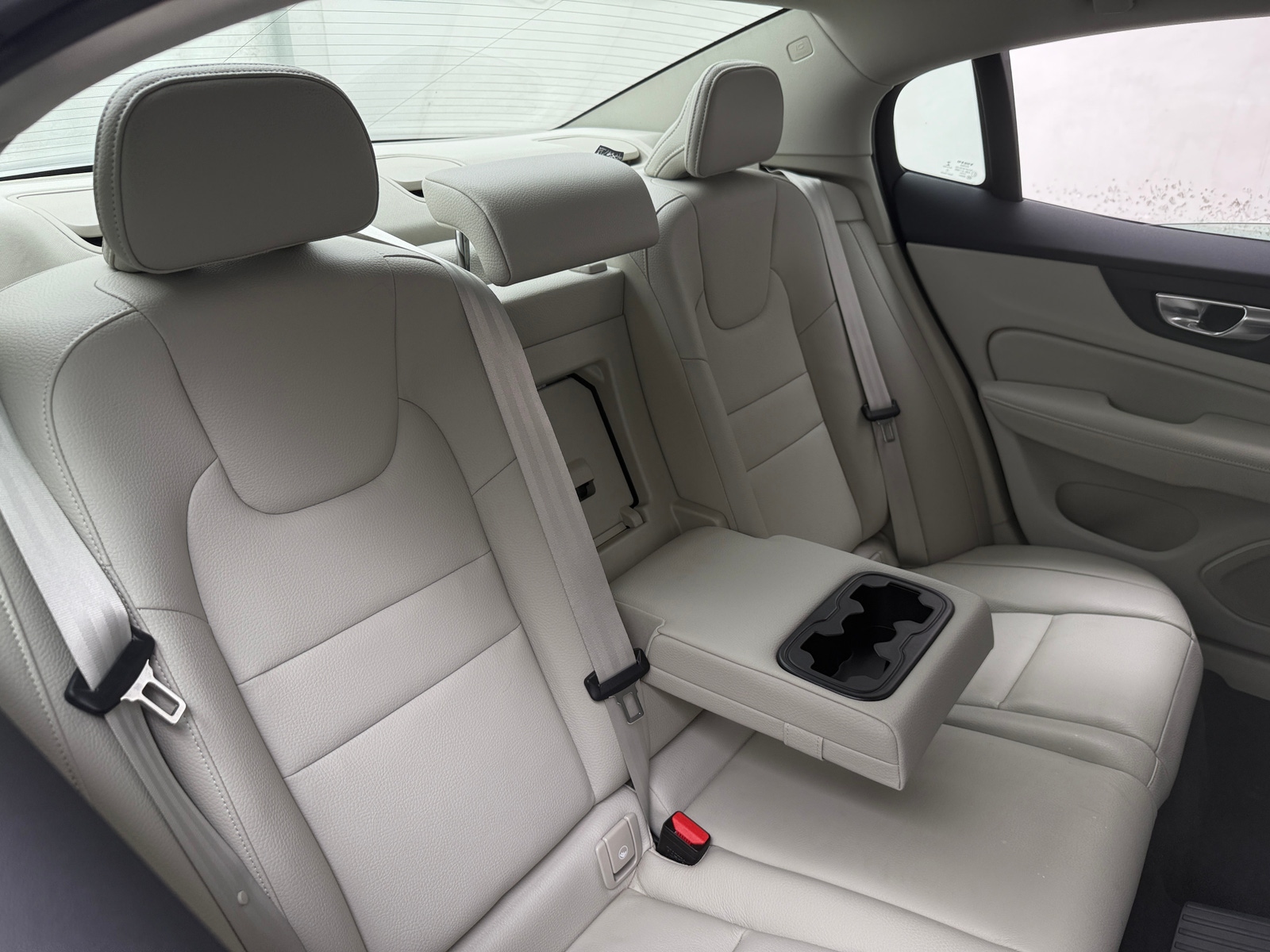 Thumbnail: 2022 Volvo S60 - 5