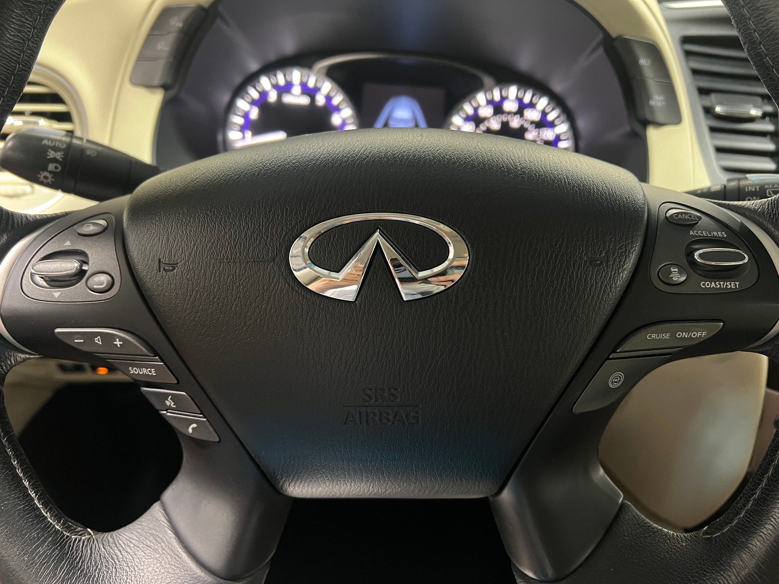 Thumbnail: 2016 INFINITI QX60 - 4