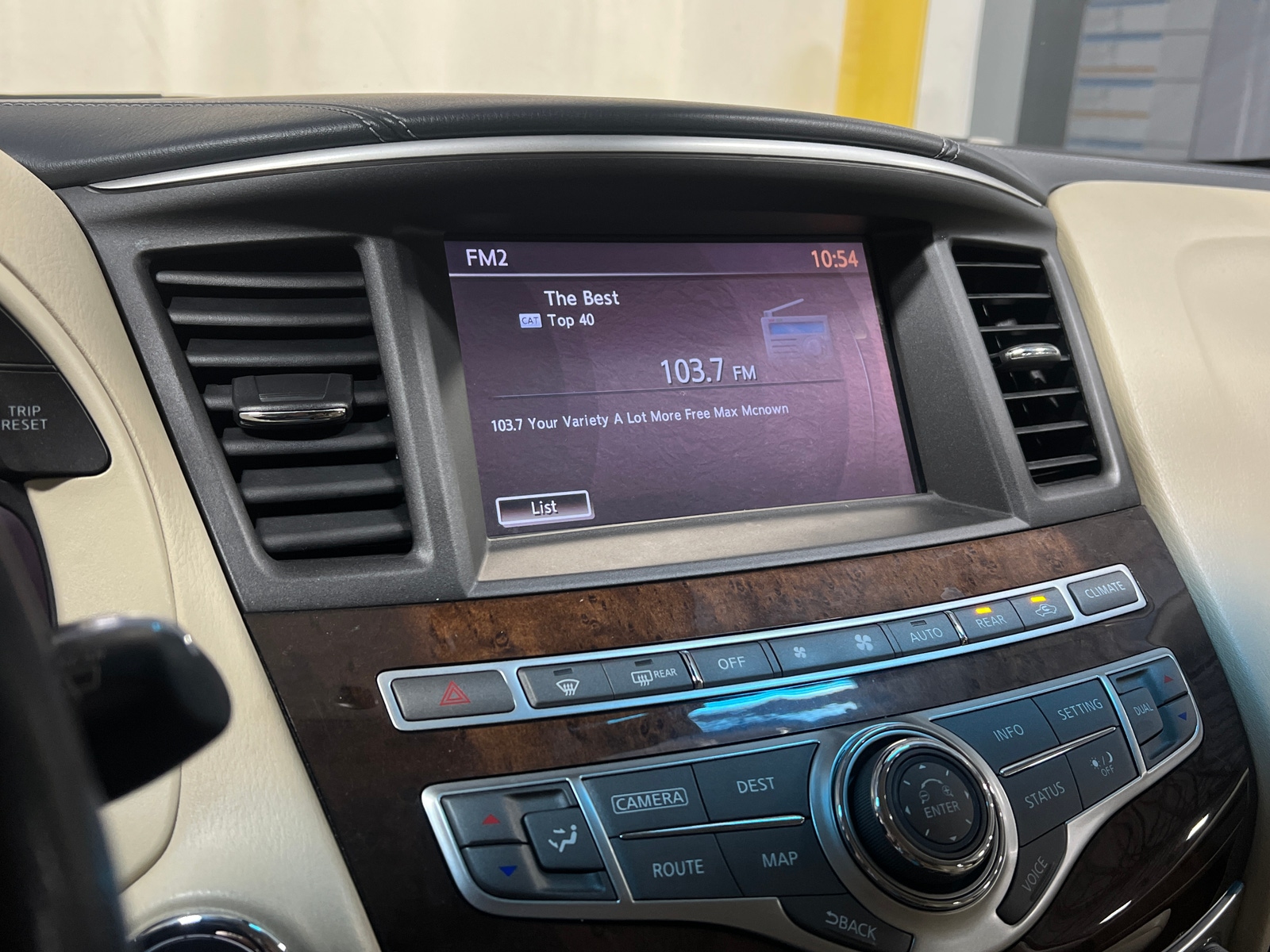 Thumbnail: 2016 INFINITI QX60 - 3