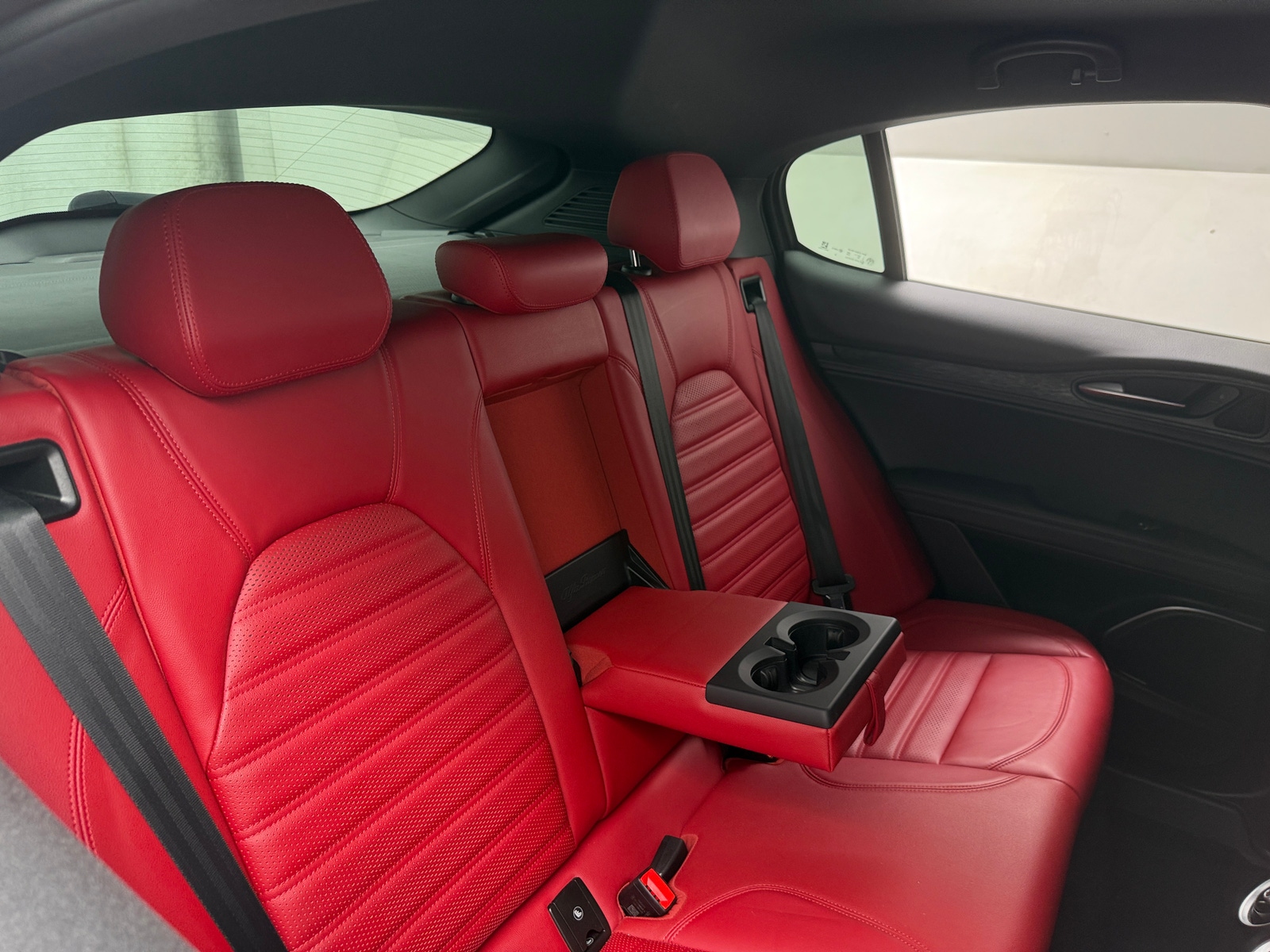 Thumbnail: 2022 Alfa Romeo Stelvio - 5