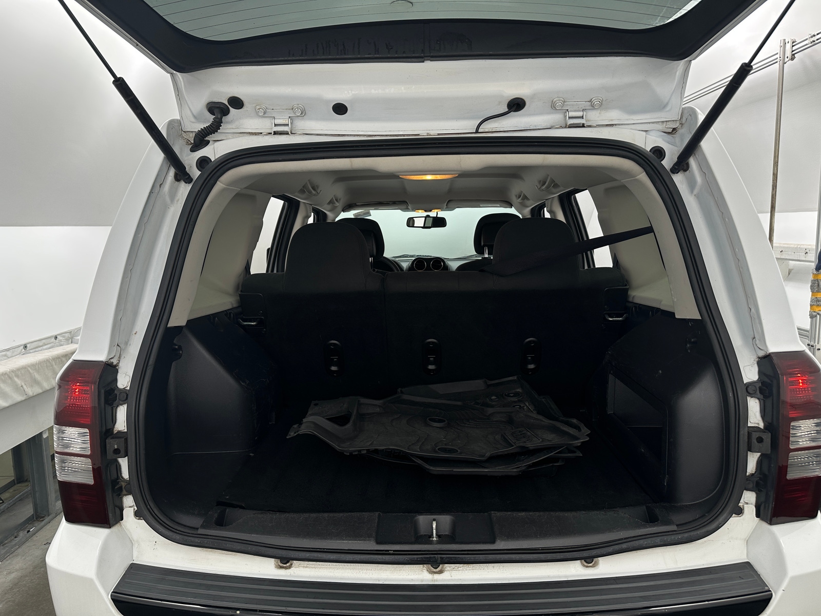 Thumbnail: 2015 Jeep Patriot - 7