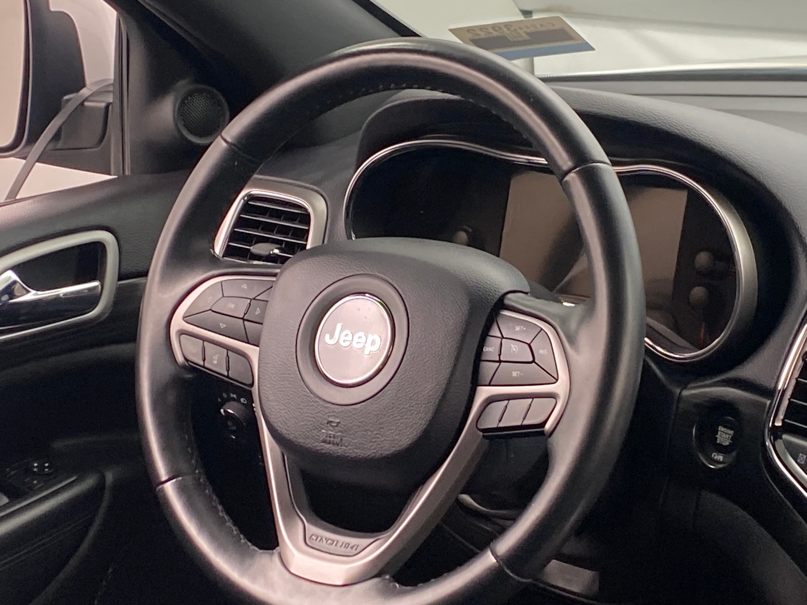 Thumbnail: 2020 Jeep Grand Cherokee - 5