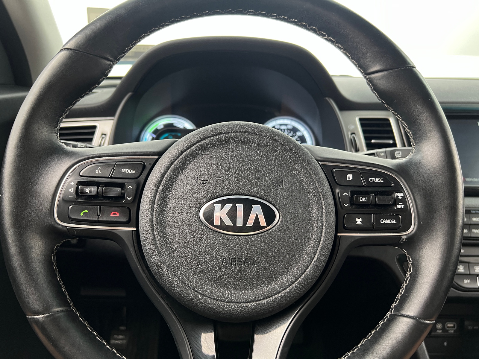 Thumbnail: 2017 Kia Niro - 4