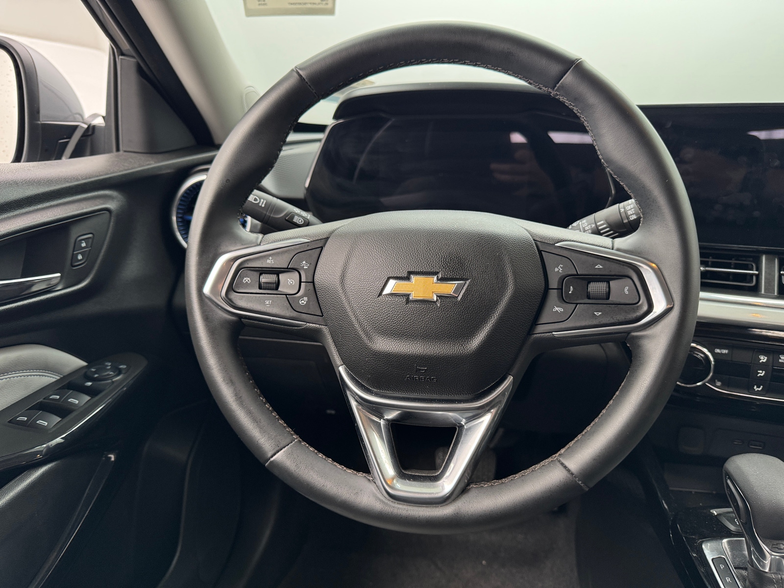 Thumbnail: 2025 Chevrolet Trax - 5