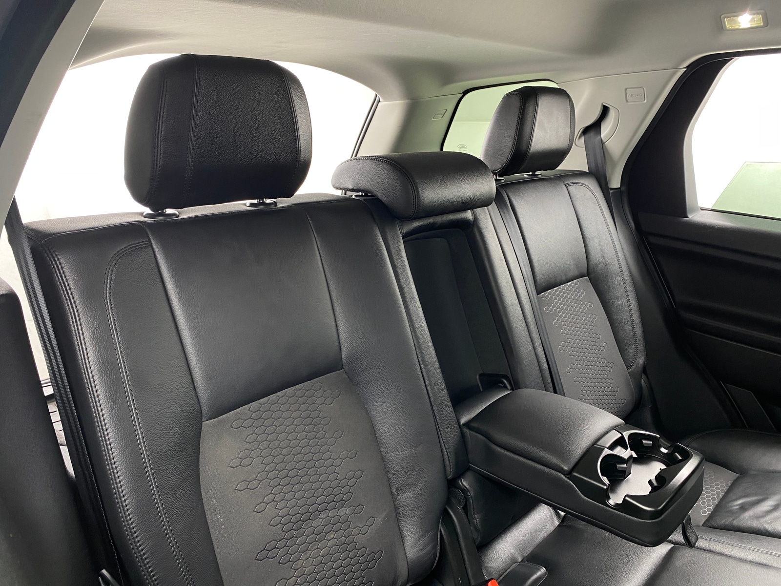 Thumbnail: 2017 Land Rover Discovery Sport - 5