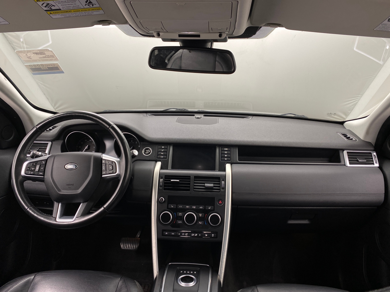 Thumbnail: 2017 Land Rover Discovery Sport - 2