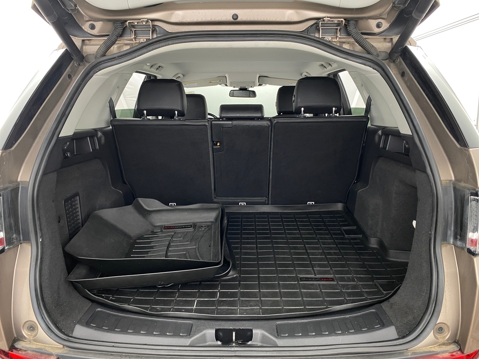 Thumbnail: 2017 Land Rover Discovery Sport - 6