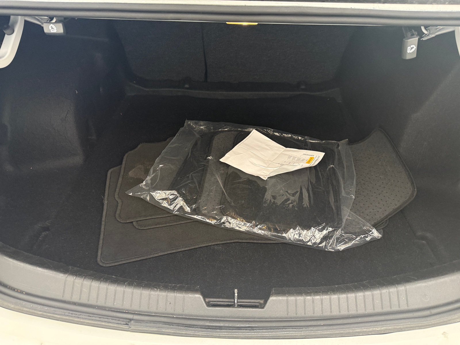 Thumbnail: 2023 Chevrolet Malibu - 7