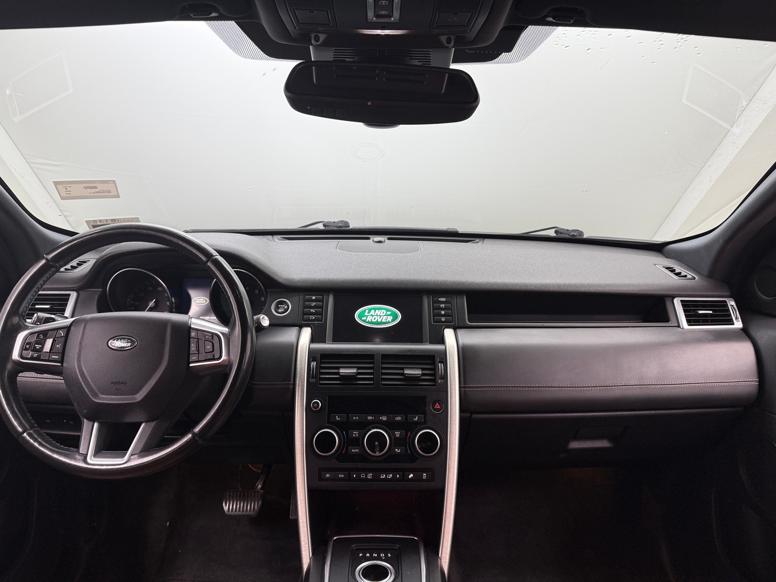 Thumbnail: 2016 Land Rover Discovery Sport - 2