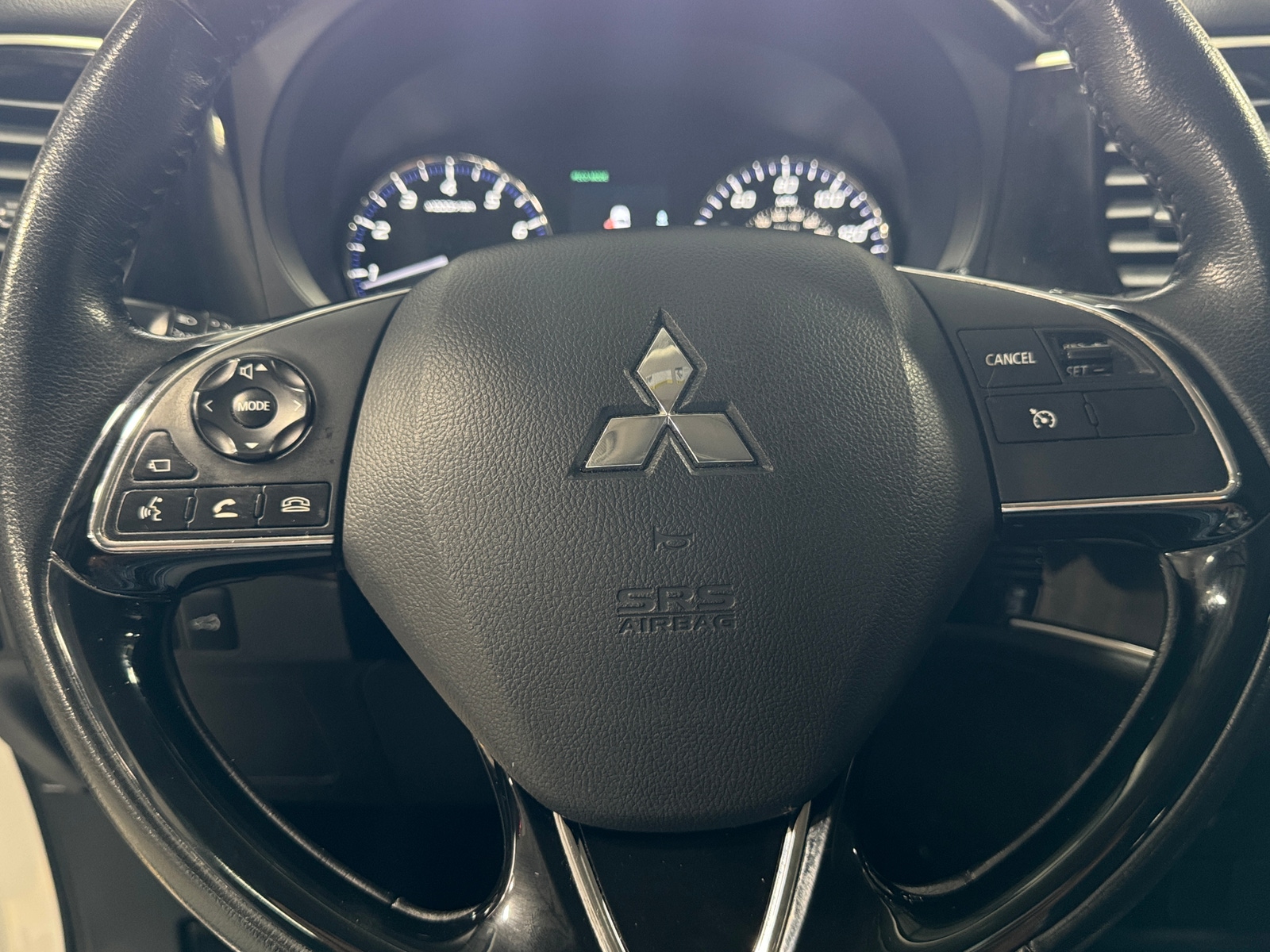 Thumbnail: 2018 Mitsubishi Outlander - 4