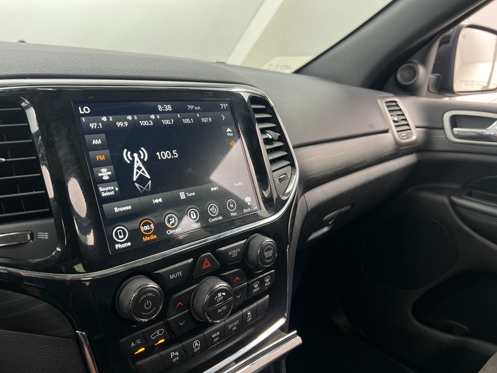 Thumbnail: 2021 Jeep Grand Cherokee - 3