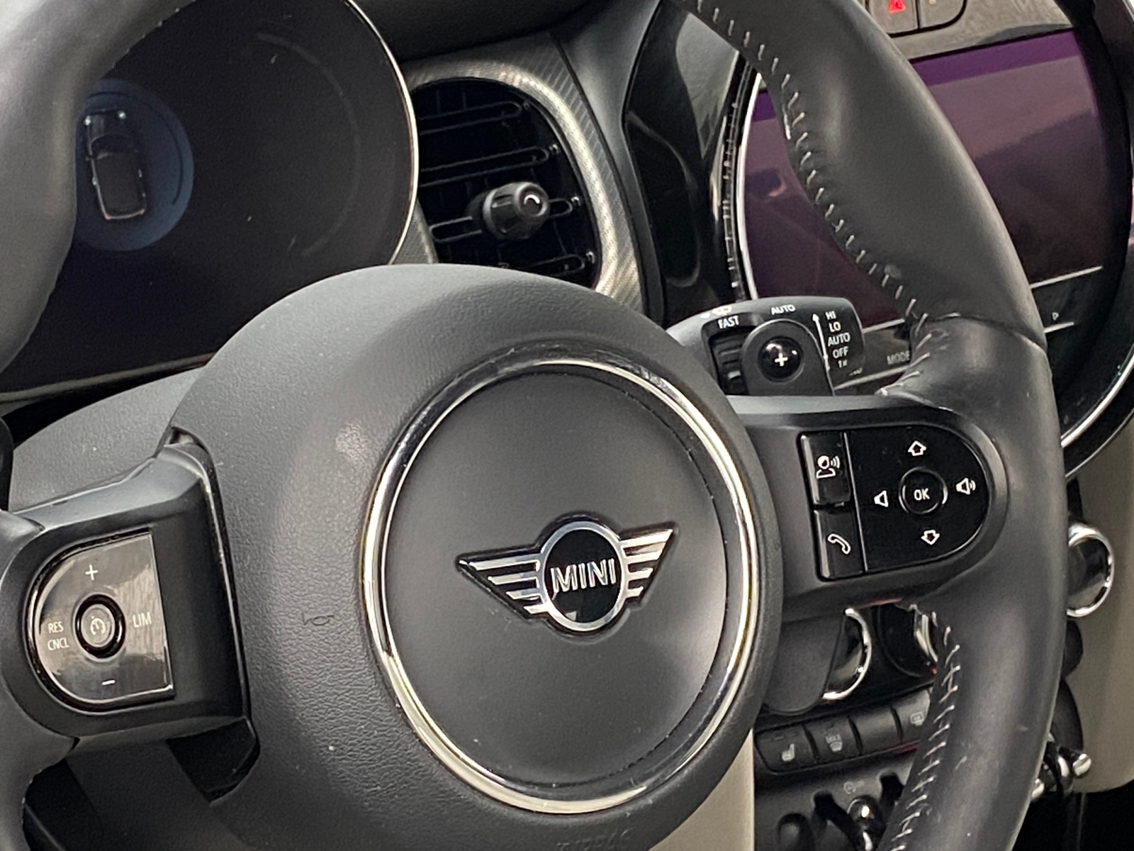 Thumbnail: 2024 MINI Cooper Convertible - 4