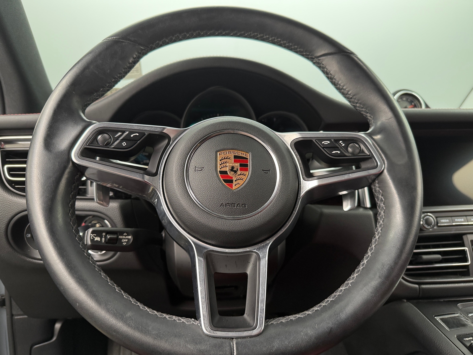 Thumbnail: 2020 Porsche Macan - 4