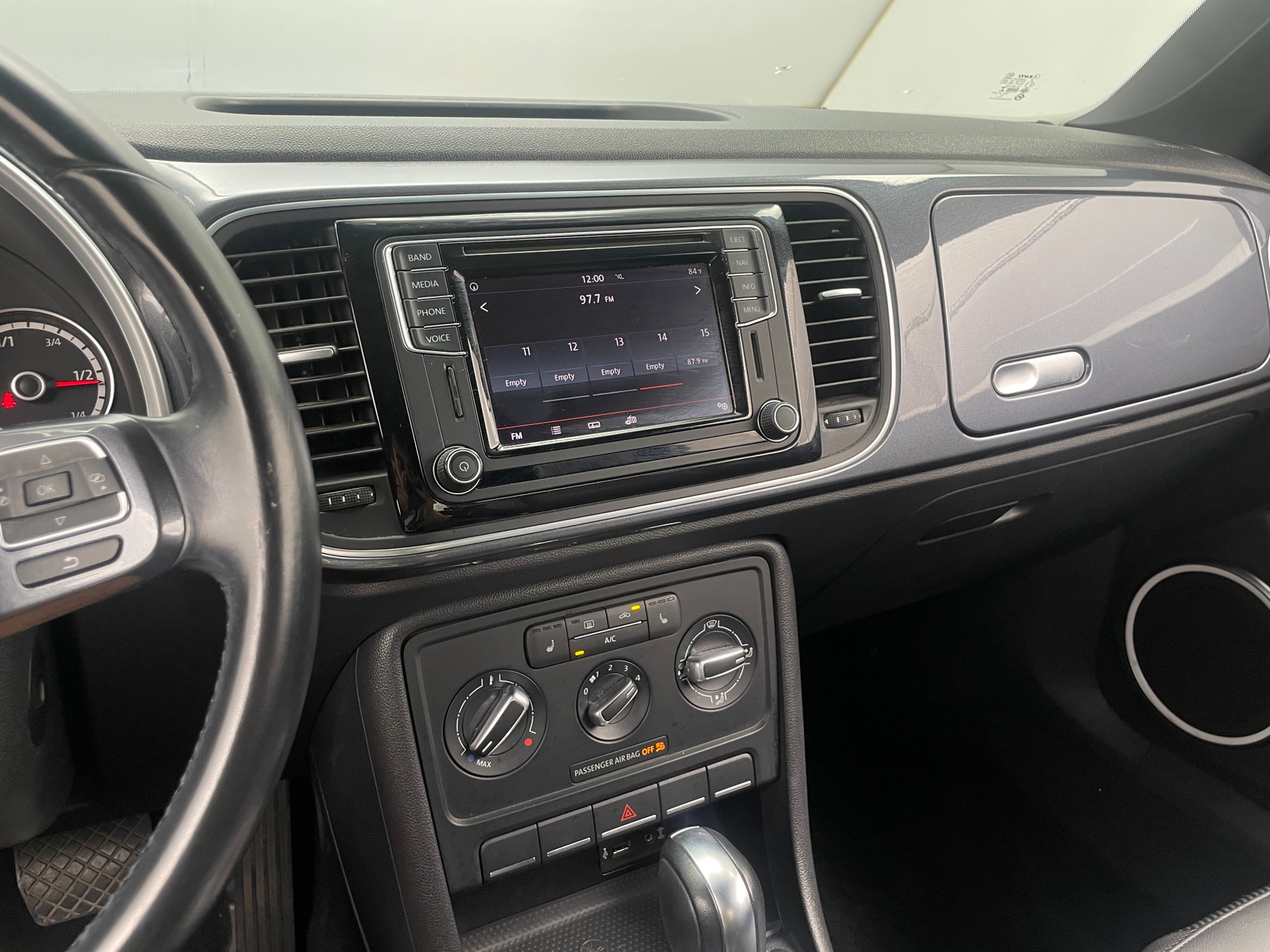 Thumbnail: 2016 Volkswagen Beetle - 3