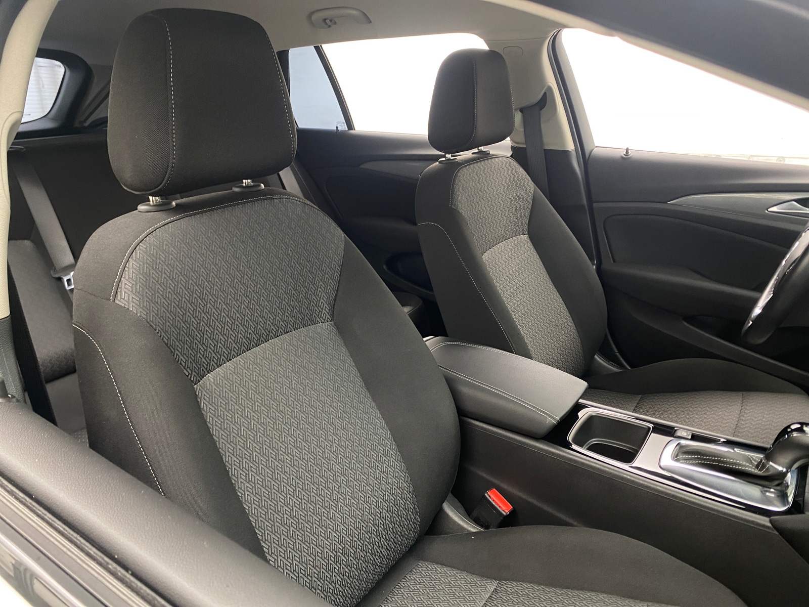 Thumbnail: 2018 Buick Regal - 2