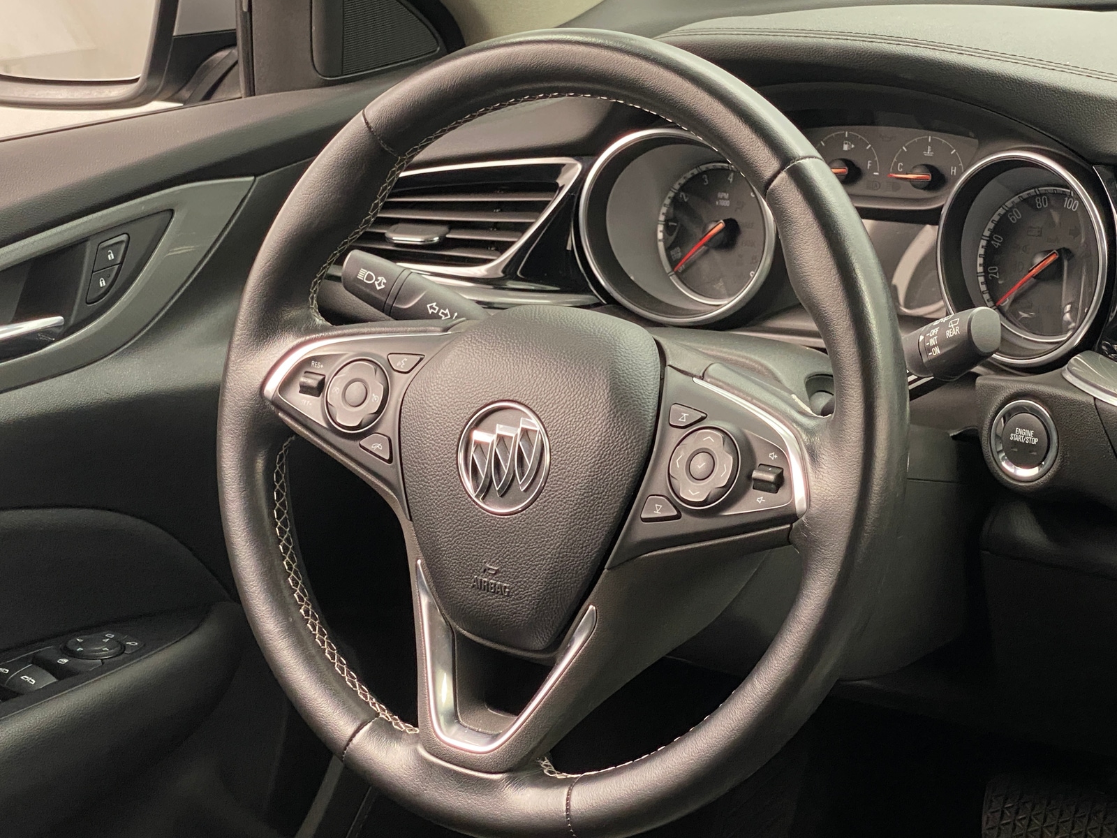 Thumbnail: 2018 Buick Regal - 5